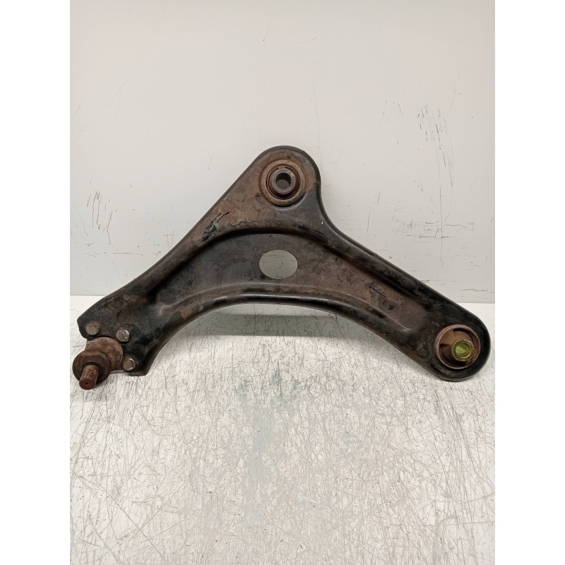 Recambio de brazo suspension inferior delantero izquierdo para peugeot 208 active referencia OEM IAM   