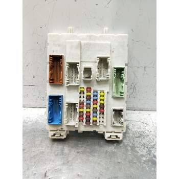 CAJA RELES / FUSIBLES AV6T9A340AAA DV5T14A073HF DM5T14014VC 2011