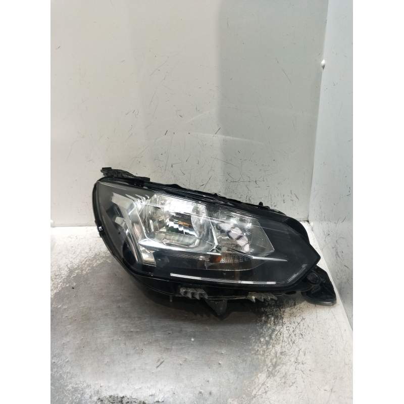 Recambio de faro derecho para peugeot 208 (p2) referencia OEM IAM   2022