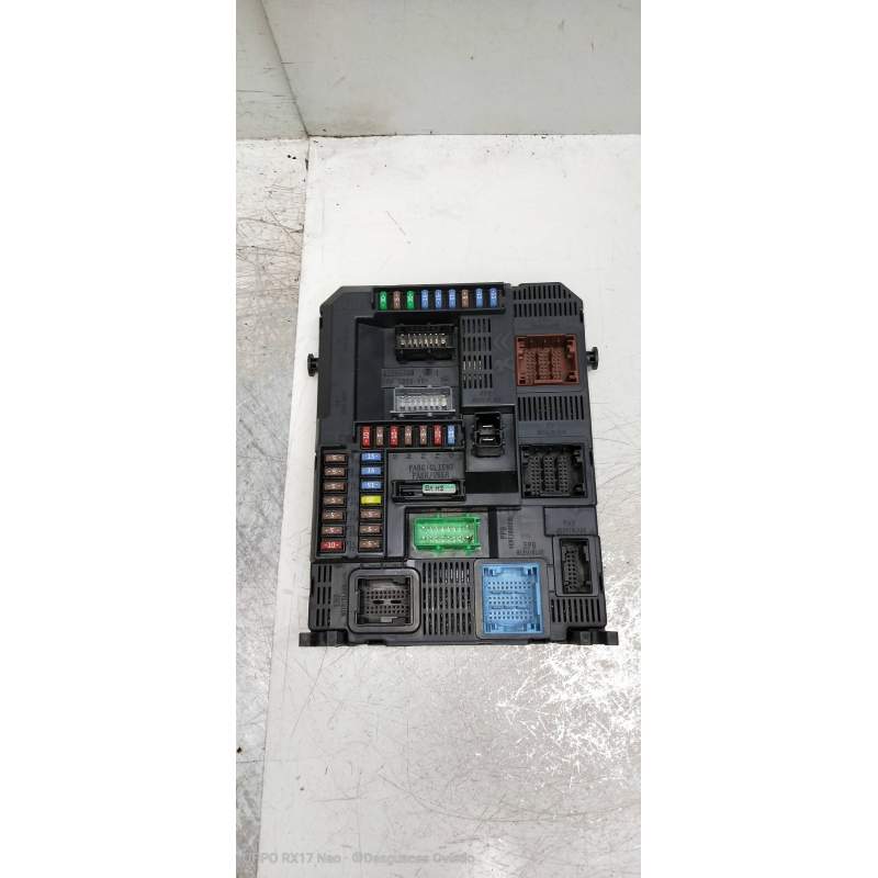 Recambio de caja reles / fusibles para peugeot 308 1.6 16v e-hdi fap referencia OEM IAM 9807054180 BSIN0400 