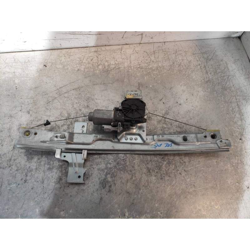 Recambio de elevalunas delantero derecho para peugeot 207 urban referencia OEM IAM 9681182280 5P 2009