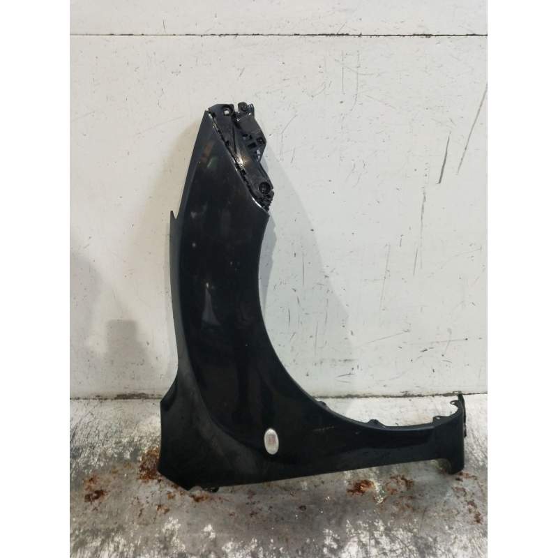 Recambio de aleta delantera derecha para mazda 3 lim. (bl) luxury referencia OEM IAM   2009