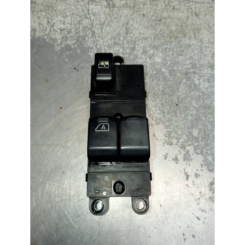 Recambio de mando elevalunas delantero izquierdo para renault maxity 2.9 diesel referencia OEM IAM   