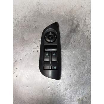 MANDO ELEVALUNAS DELANTERO IZQUIERDO 935702C500 3P