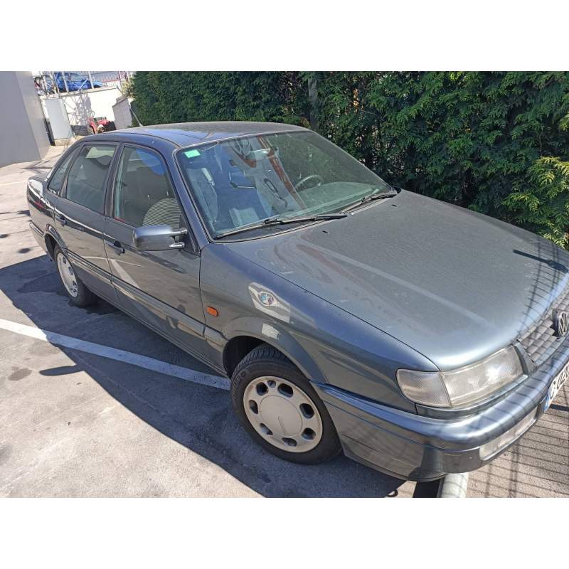 VOLKSWAGEN PASSAT BERLINA (3A2)