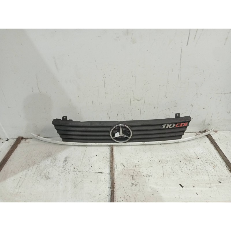 Recambio de rejilla delantera para mercedes vito (w638) caja cerrada 110 cdi  (638.094) referencia OEM IAM   