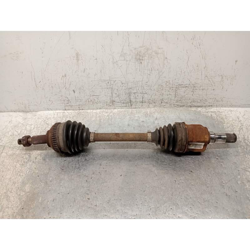 Recambio de transmision delantera izquierda para chrysler voyager (rg) 2.5 crd lx referencia OEM IAM P04641883AC  