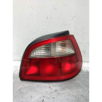 PILOTO TRASERO DERECHO 5P 1999