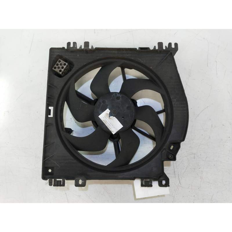 Recambio de electroventilador para renault clio iii 1.5 dci diesel referencia OEM IAM 8200748439 1832064000 2009