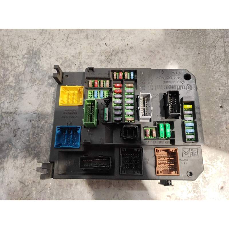 Recambio de caja reles / fusibles para citroën ds5 design referencia OEM IAM 9806687980 BSIQ0401 