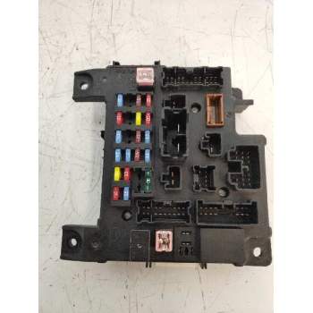 CAJA RELES / FUSIBLES 8637A824 L8637002A 