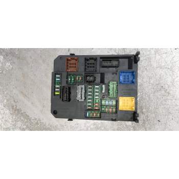 CAJA RELES / FUSIBLES BSIQ0300 9665547480 S180121003H 