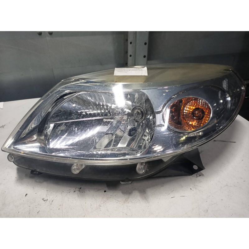 Recambio de faro izquierdo para dacia sandero ambiance referencia OEM IAM 8200733878  