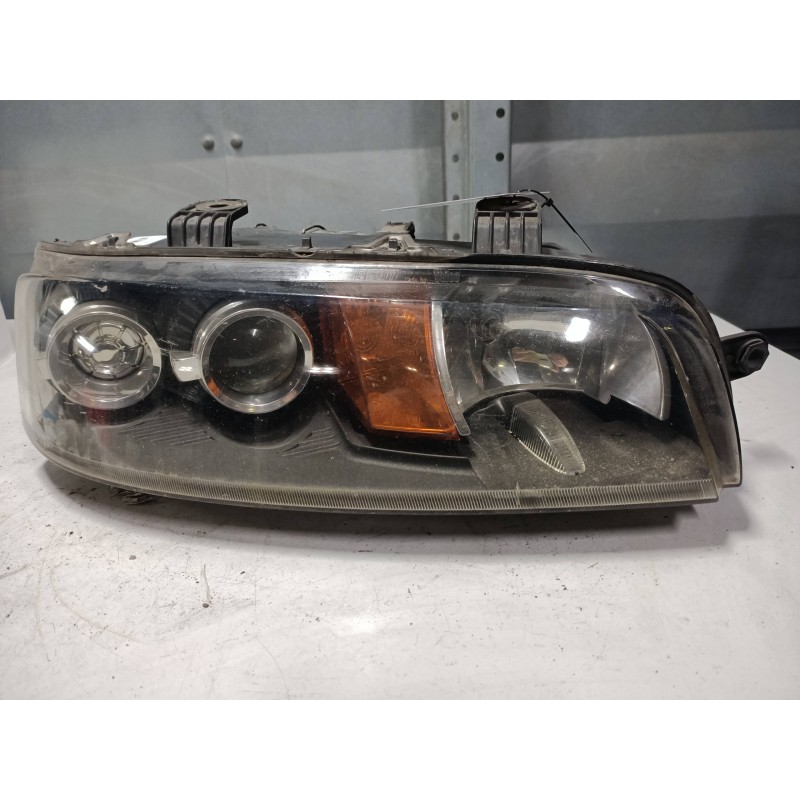 Recambio de faro derecho para fiat punto berlina (188) 1.2 8v elx (i) referencia OEM IAM 89100448  