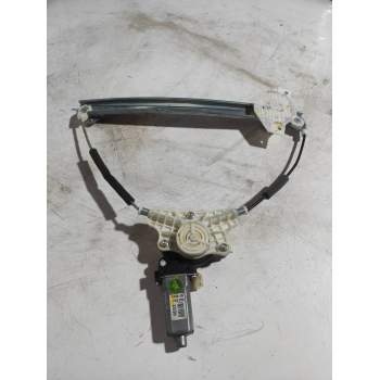 ELEVALUNAS DELANTERO DERECHO 82460C8300 