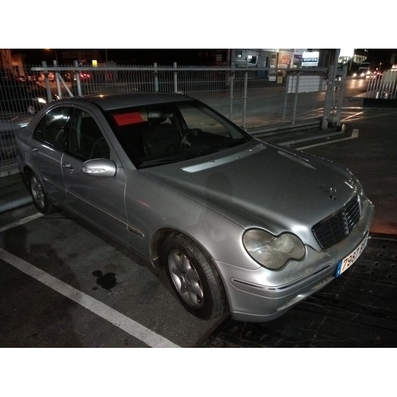 mercedes clase c (w203) berlina del año 2001