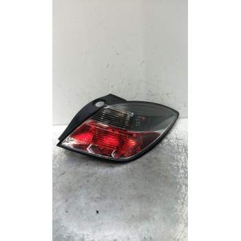 PILOTO TRASERO DERECHO 13252444ECE 3P H/04