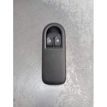 MANDO ELEVALUNAS DELANTERO IZQUIERDO 214943C 3P 2005