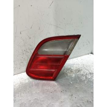 PILOTO TRASERO DERECHO INTERIOR 2P W208/1997