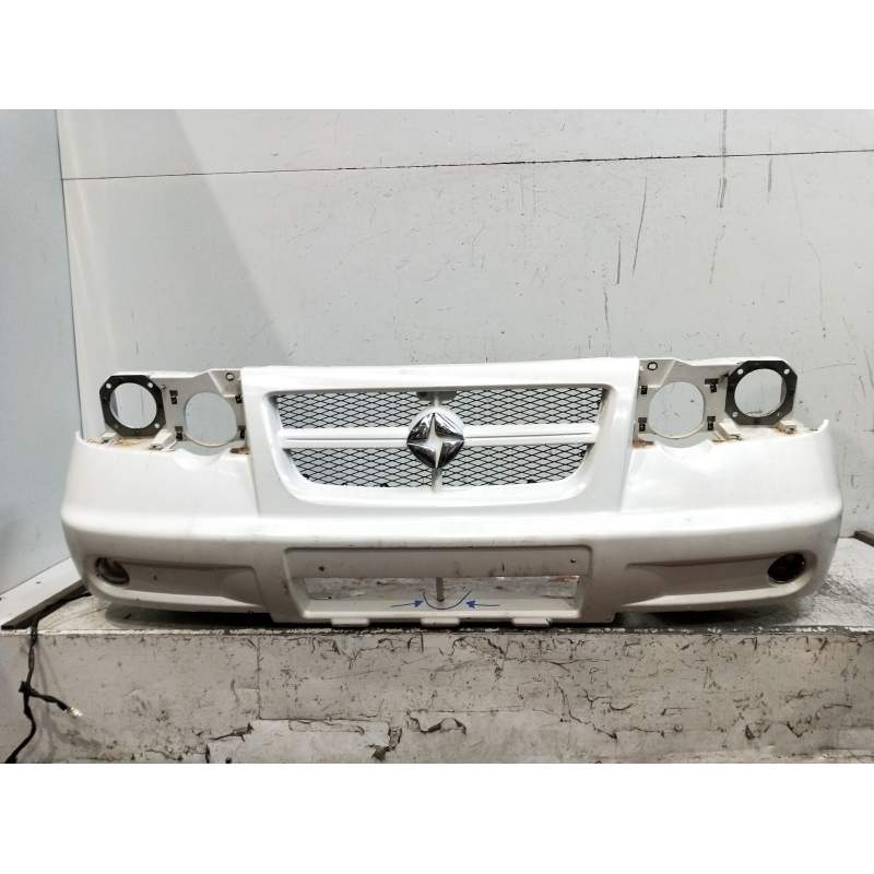 Recambio de paragolpes delantero para santana 300/350 2.0 tdi 4x4 referencia OEM IAM  OJO VER FOTOS 2004