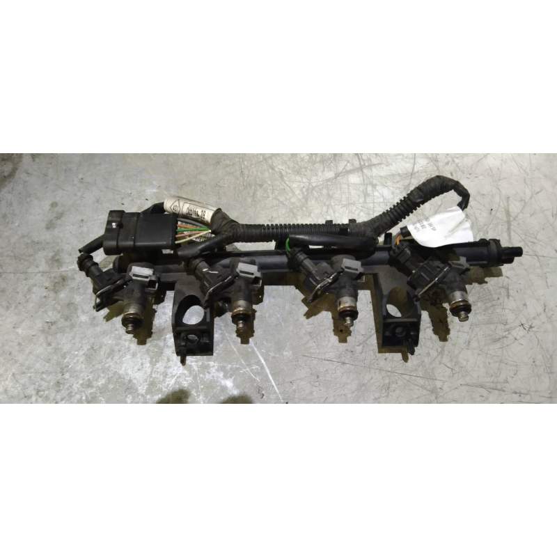Recambio de rampa inyectora para renault clio iii referencia OEM IAM 8200367230 12G 2005