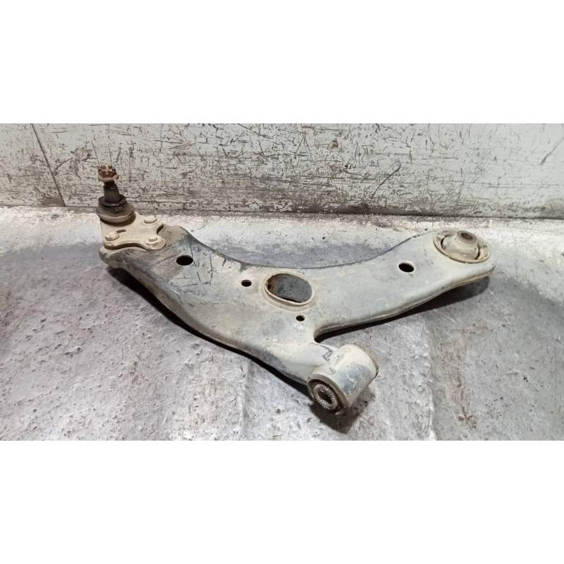 Recambio de brazo suspension inferior delantero derecho para toyota auris básico referencia OEM IAM  13G 2006