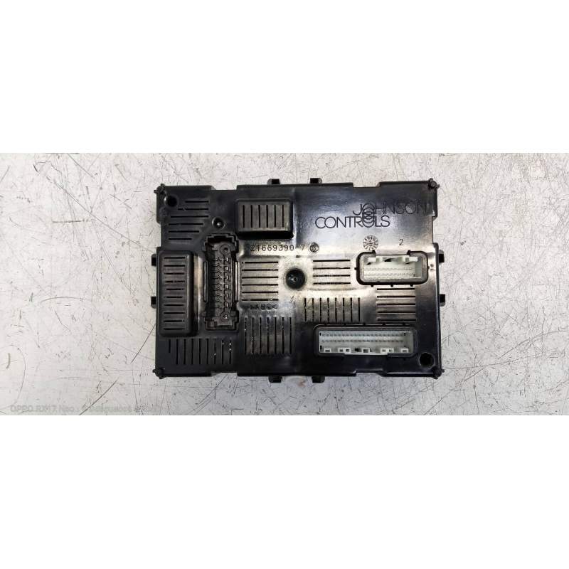 Recambio de modulo electronico para renault clio iii referencia OEM IAM 8200652284B BCML2R 2005