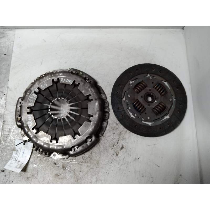 Recambio de kit embrague para nissan primastar (x..) kombi l1h1 2.7t (6 sitze) referencia OEM IAM 324061610  