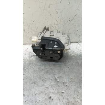 MOTOR CIERRE CENTRALIZADO DELANTERO DERECHO 4P 2004