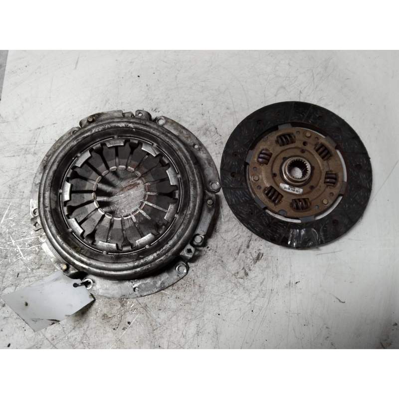 Recambio de kit embrague para nissan serena (c23m) 2.3 invitation d referencia OEM IAM 300748001  