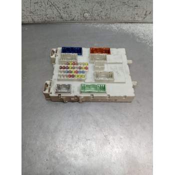 CAJA RELES / FUSIBLES GV6T14A073BD 8440042041 2014