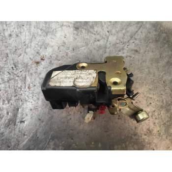 MOTOR CIERRE CENTRALIZADO DELANTERO DERECHO 5P 2001
