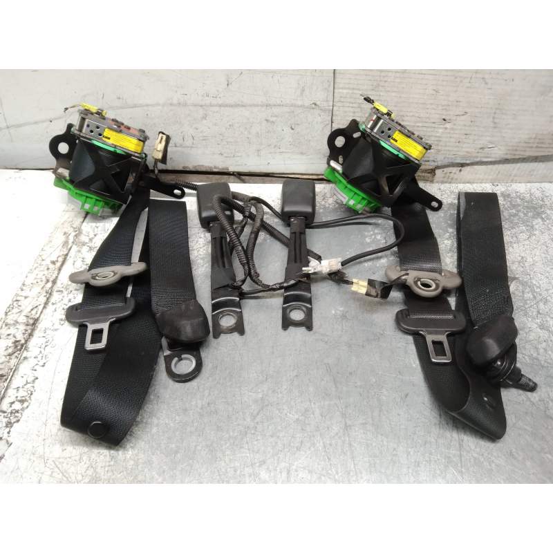 Recambio de juego cinturones delantero para toyota yaris (ksp9/scp9/nlp9) básico referencia OEM IAM  5P 2005