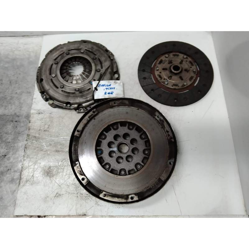 Recambio de kit embrague para opel zafira b referencia OEM IAM 55562297  