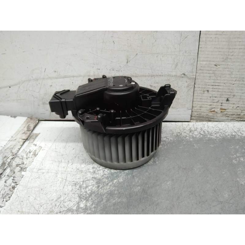 Recambio de motor calefaccion para toyota yaris (ksp9/scp9/nlp9) básico referencia OEM IAM AV2727000311  2005