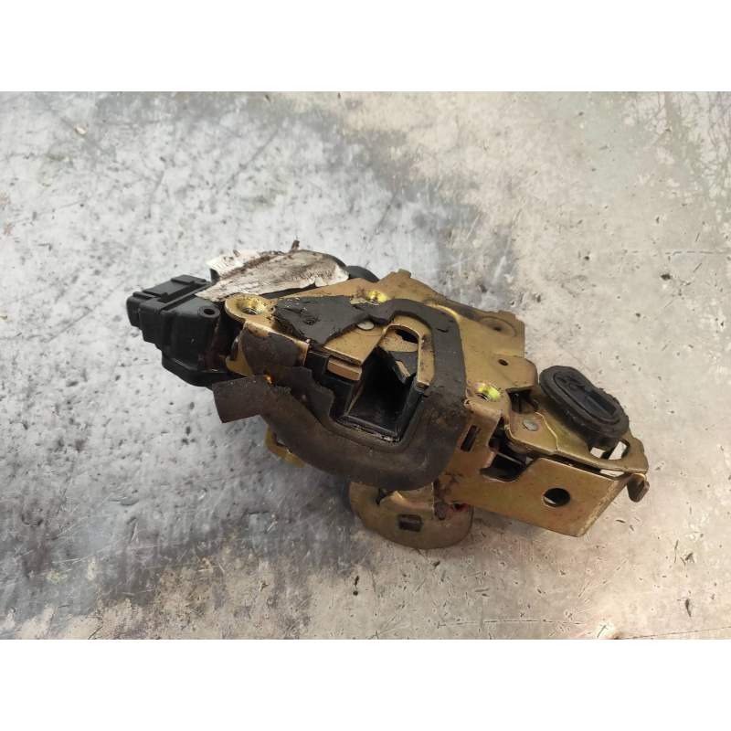 Recambio de motor cierre centralizado trasero izquierdo para peugeot 605 3.0 v6 cat referencia OEM IAM   