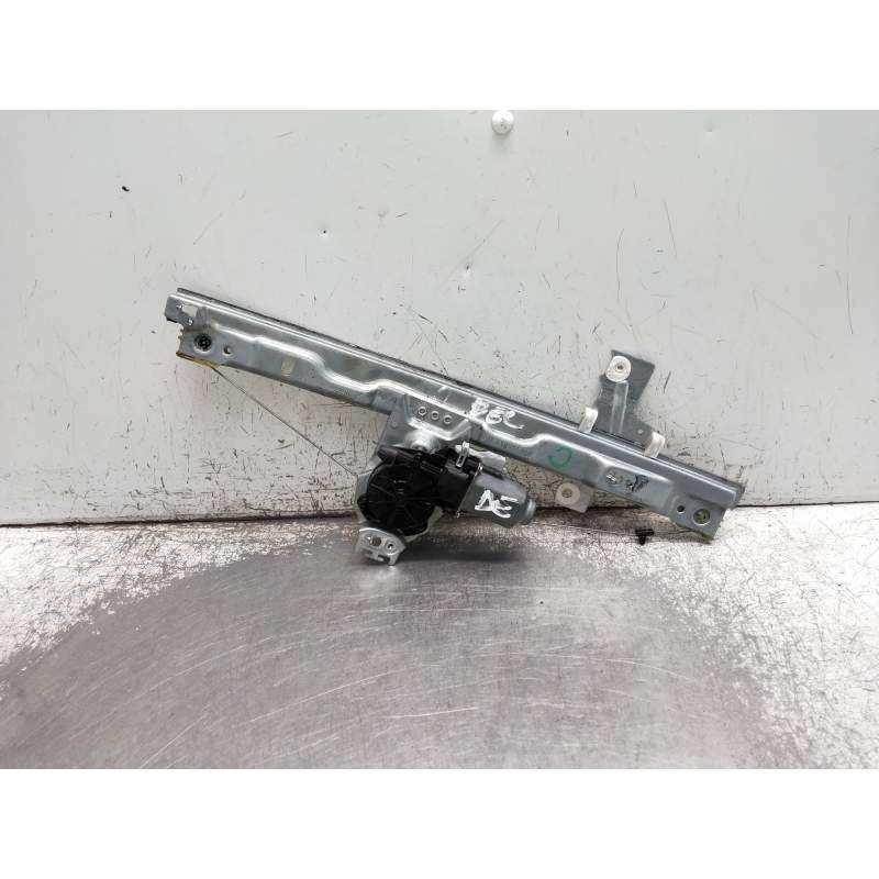 Recambio de elevalunas delantero derecho para peugeot 207 1.6 hdi referencia OEM IAM 9681182280 5P 2006
