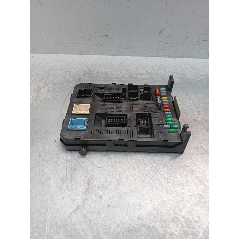 Recambio de caja reles / fusibles para peugeot 307 sw (3h) 1.6 hdi 110 referencia OEM IAM 9664476480  