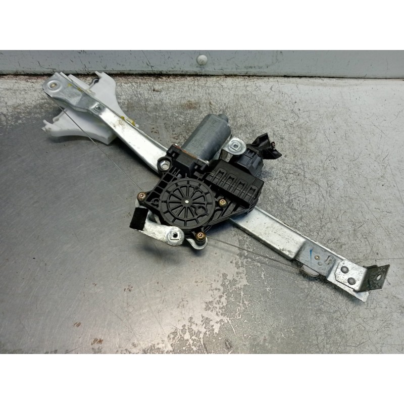 Recambio de elevalunas trasero derecho para ford mondeo berlina (ge) ambiente (06.2003) (d) referencia OEM IAM 0130821772  5P