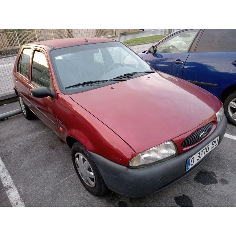 ford fiesta berlina del año 1996