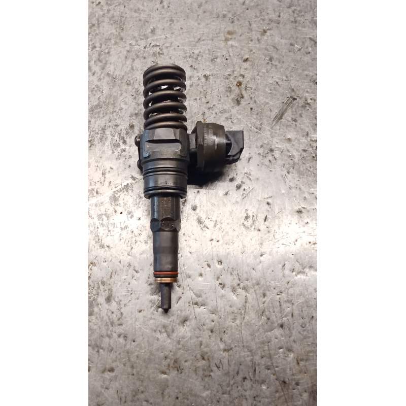Recambio de inyector para volkswagen polo iv (9n_, 9a_) 1.4 tdi referencia OEM IAM 038130073AG 0414720215 BOSCH