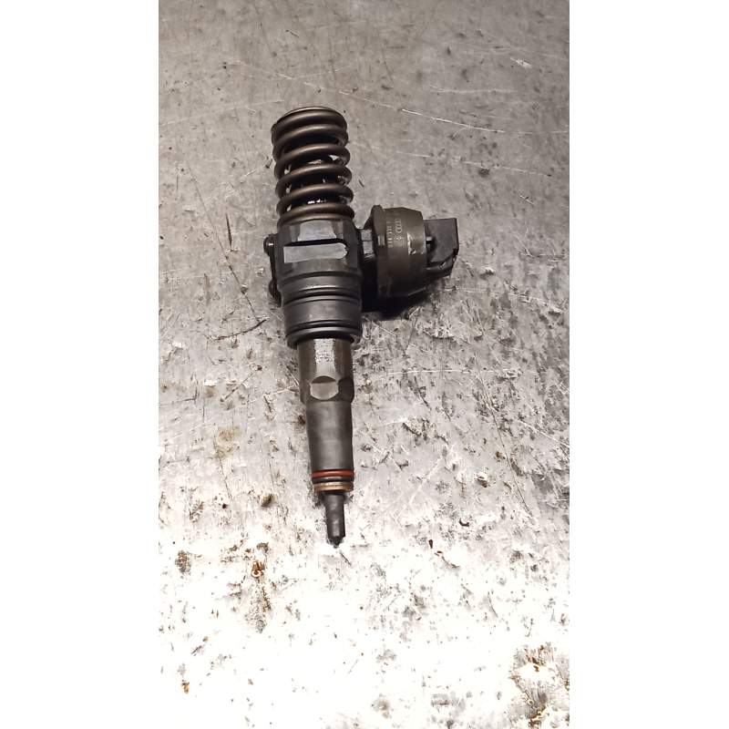 Recambio de inyector para volkswagen polo iv (9n_, 9a_) 1.4 tdi referencia OEM IAM 038130073AG 0414720215 BOSCH