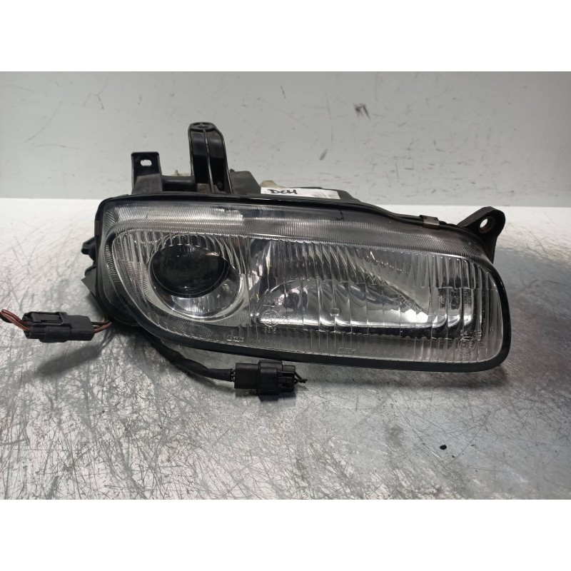 Recambio de faro derecho para mazda 323 berlina c/f/s (ba) 1.5 f glx referencia OEM IAM   