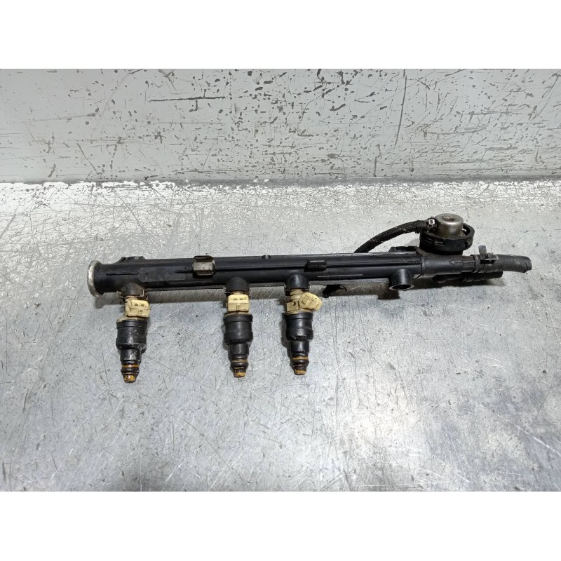 Recambio de rampa inyectora para volkswagen vento (1h2) gl referencia OEM IAM 037133317N  