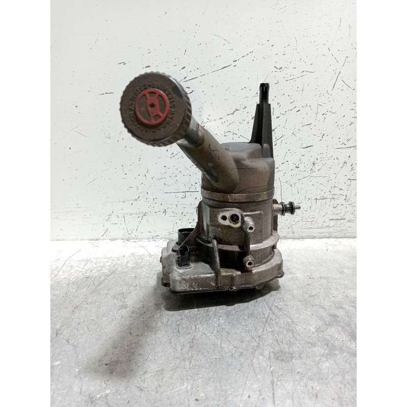 Recambio de bomba direccion para peugeot 308 confort referencia OEM IAM 9686207180 16G 2007