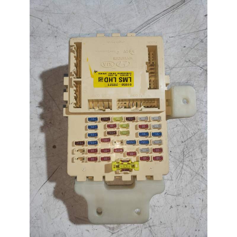 Recambio de caja reles / fusibles para hyundai ix35 classic 2wd referencia OEM IAM 919502S521  