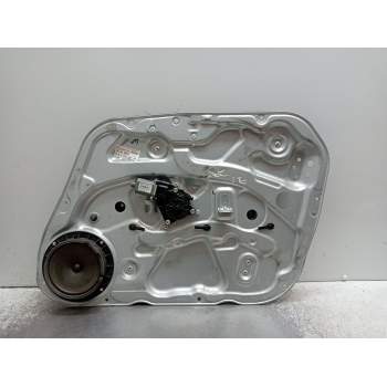 ELEVALUNAS DELANTERO DERECHO 824802R020 5P 813202L030