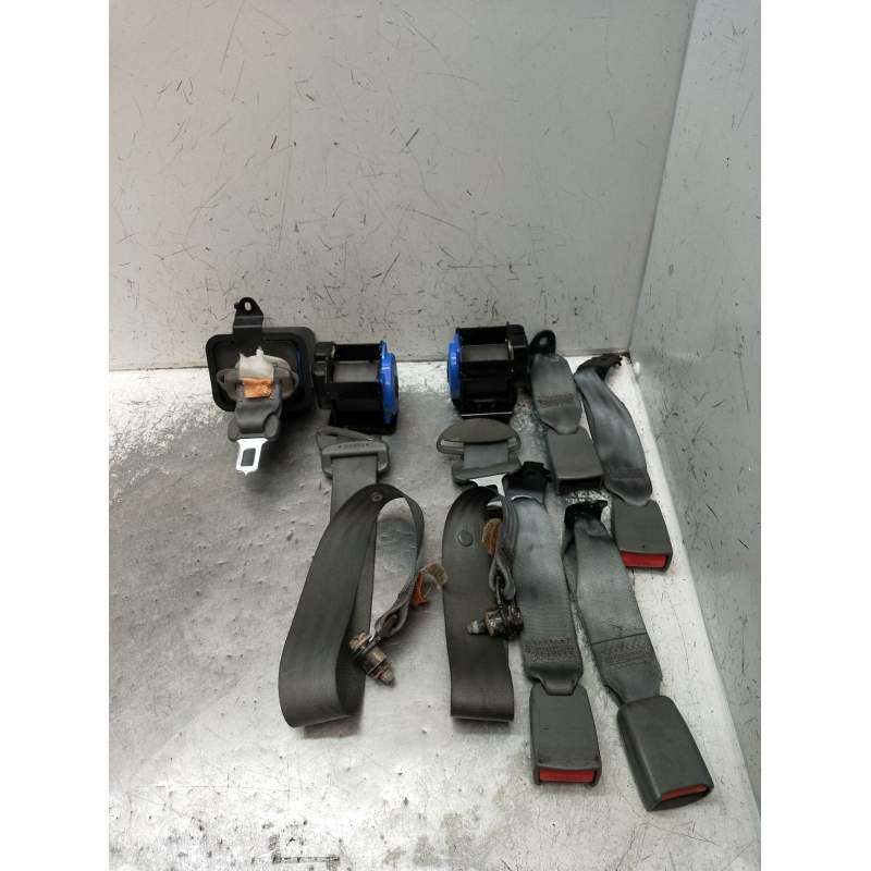 Recambio de juego cinturones trasero para daewoo nubira sedán (j200) 1.6 referencia OEM IAM  4P 2003