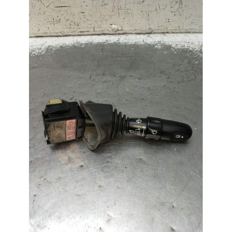 Recambio de mando limpia para daewoo nubira sedán (j200) 1.6 referencia OEM IAM 96552842 52133B1000 2003