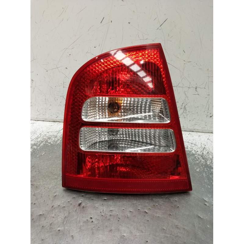 Recambio de piloto trasero izquierdo para skoda octavia i (1u2) 1.6 referencia OEM IAM   2000